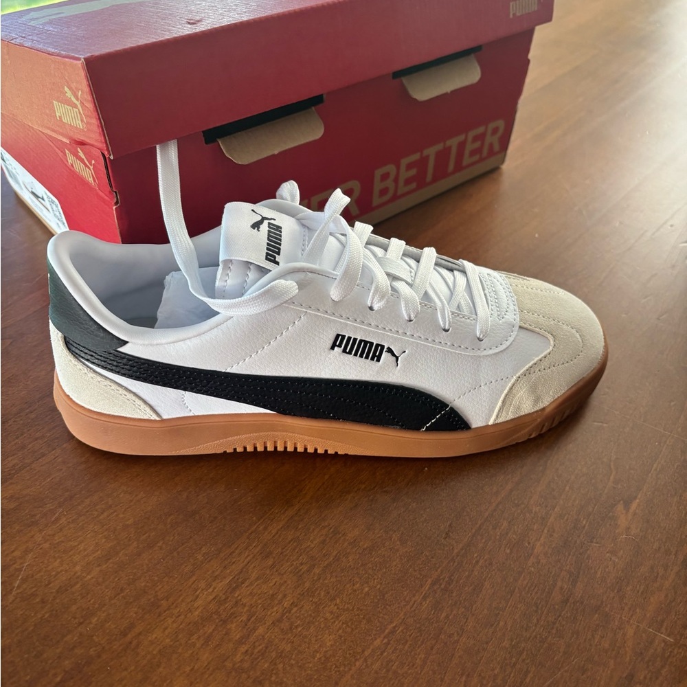 NWT Puma Club Sneakers